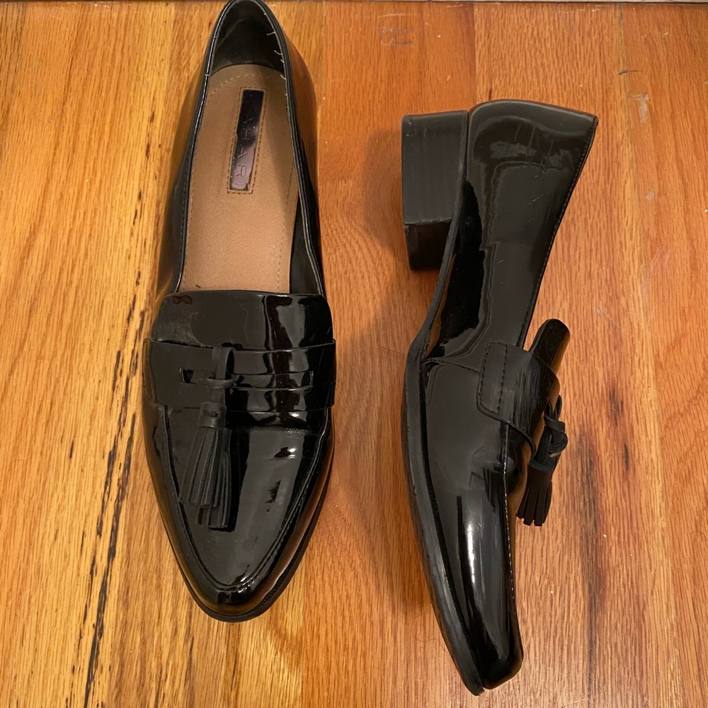 TAHARI Black Patent Leather Loafer size 7